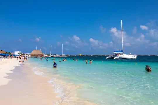 Exclusieve zeiltocht naar Islas Mujeres inclusief lunch