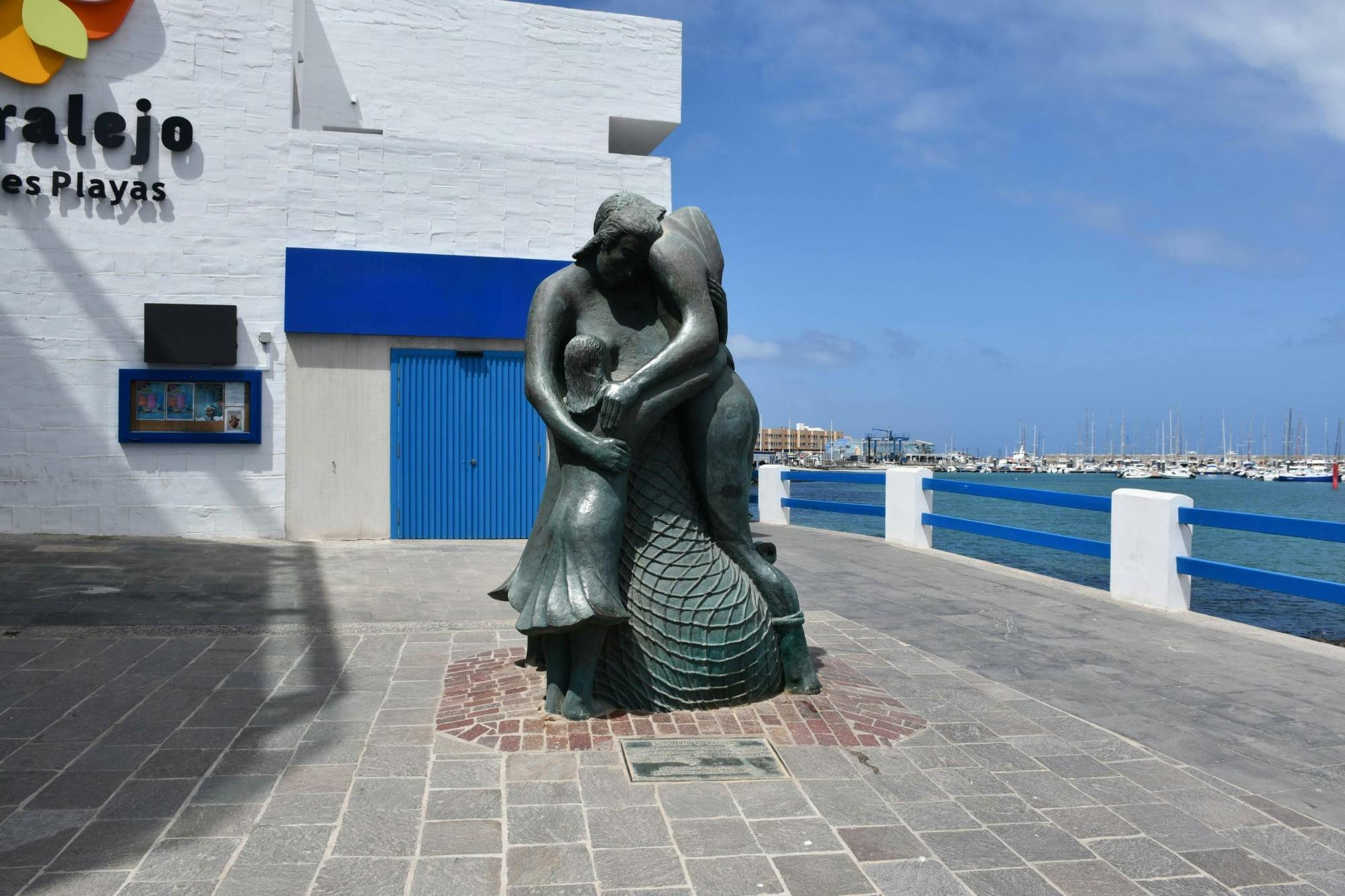 Guided walking tour of Corralejo with local tasting sessions