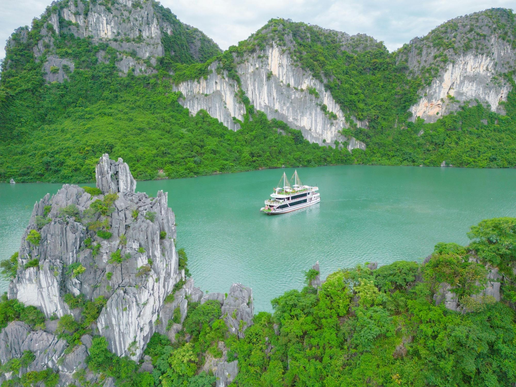 Ha Long Bay day cruise from Hanoi
