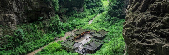 Guided tour of Three Natural Bridges and Longshuixia Fissure in Chongqing