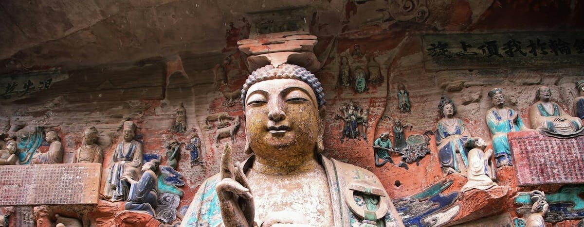 Privétour langs Baodingshan Grotten en de lokale keuken vanaf Chongqing