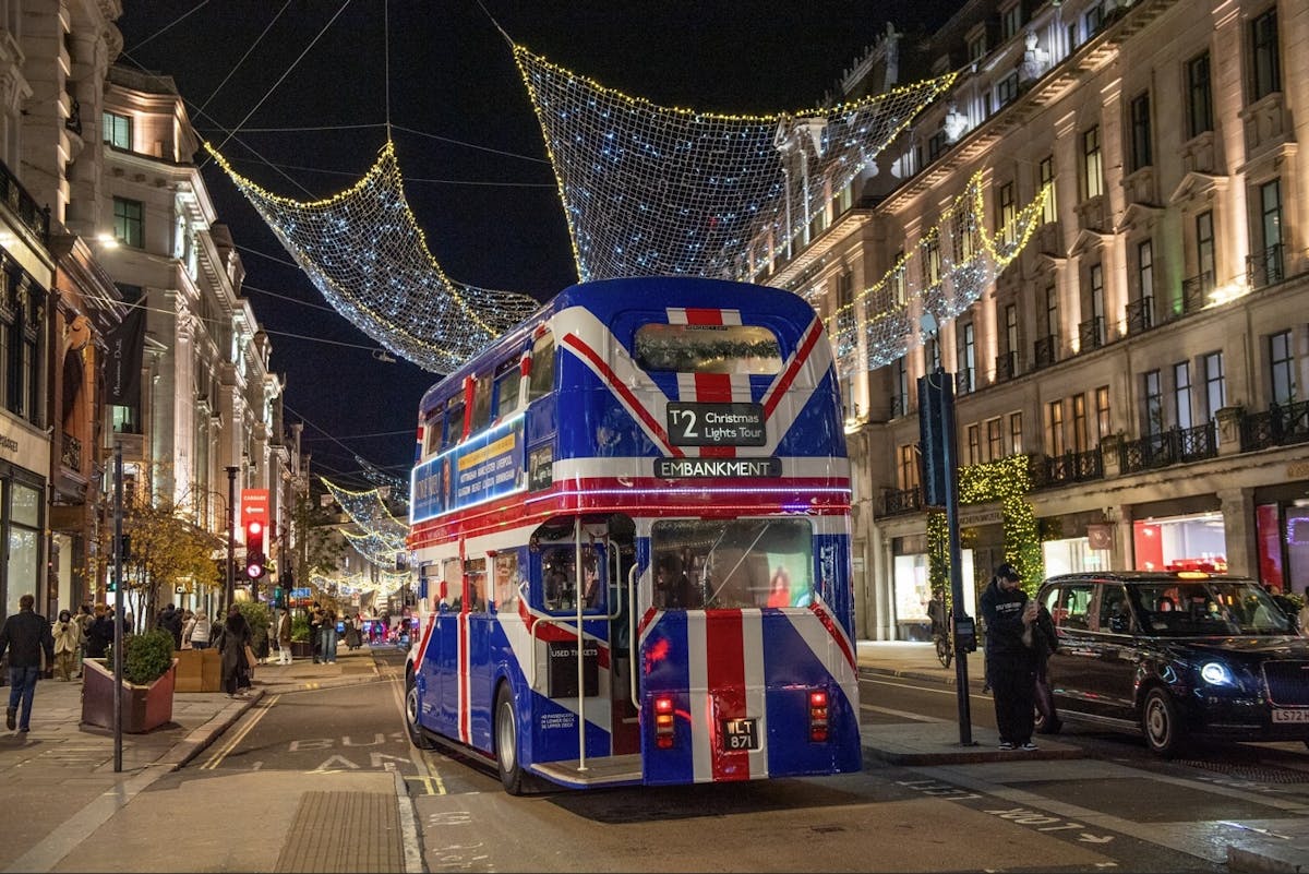 Tour natalizio in autobus di Londra con tè e snack pomeridiani