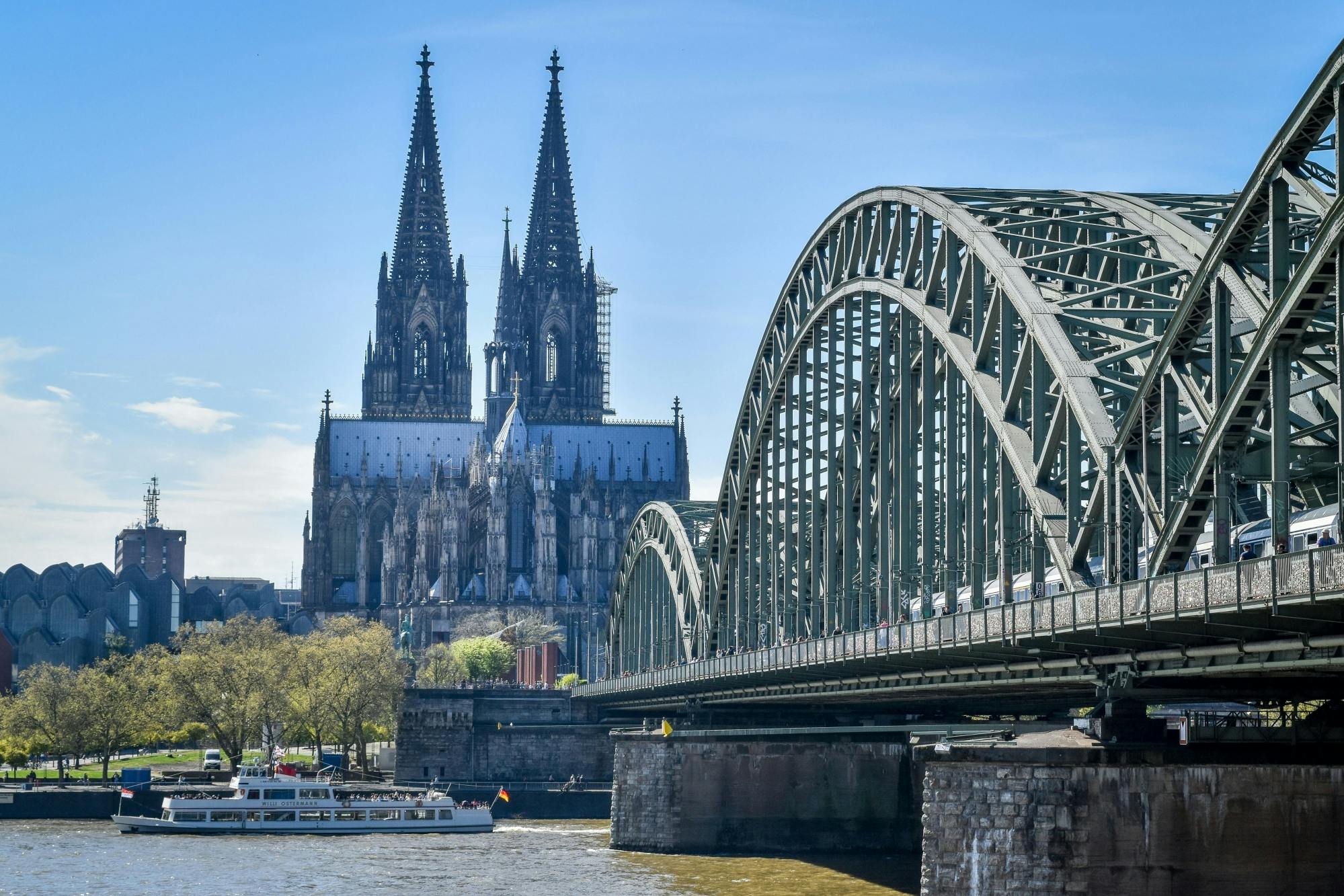 Cologne and Aachen guided tour from Brussels