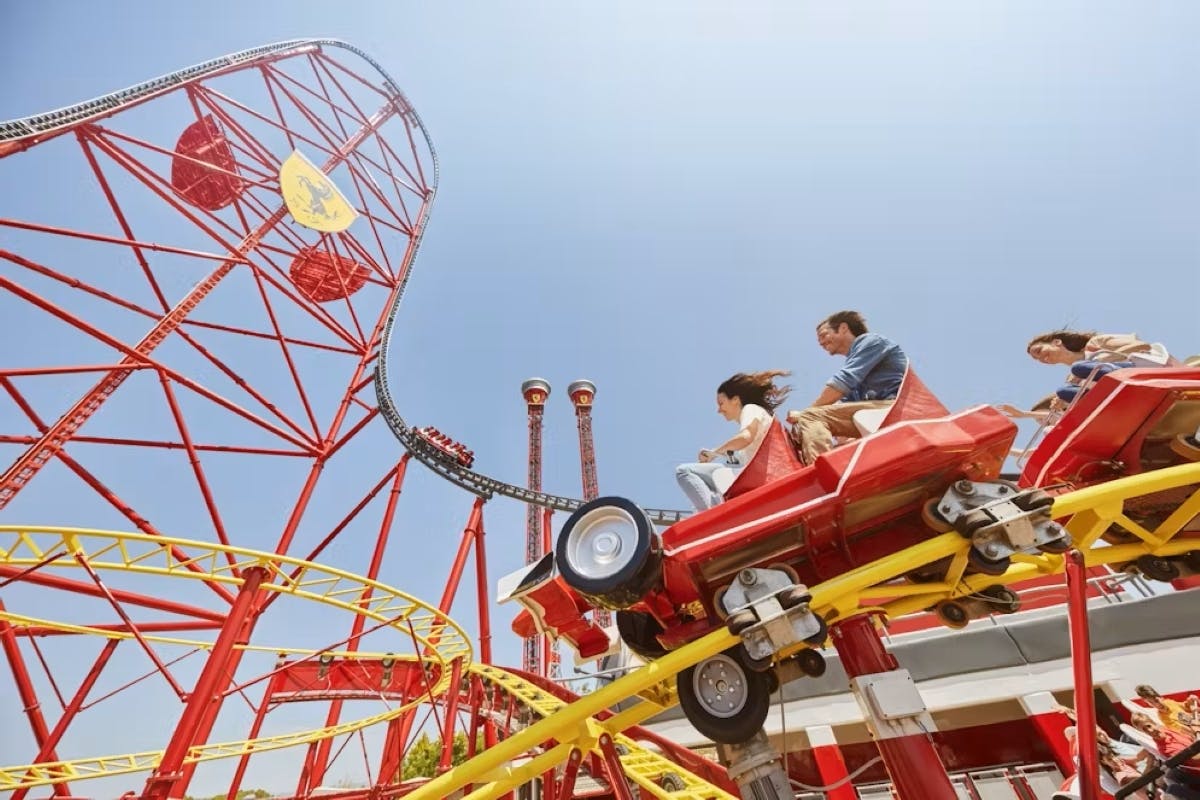 Skip-the-line kaartjes voor PortAventura en Ferrari Land vanuit Barcelona