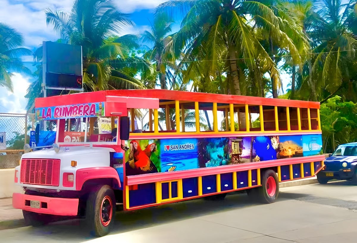 San Andrés eiland rondleiding in Chiva bus