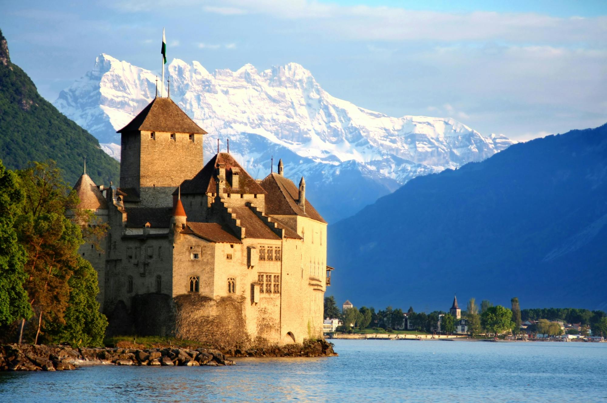 Chaplin, Montreux and Chillon castle winter tour