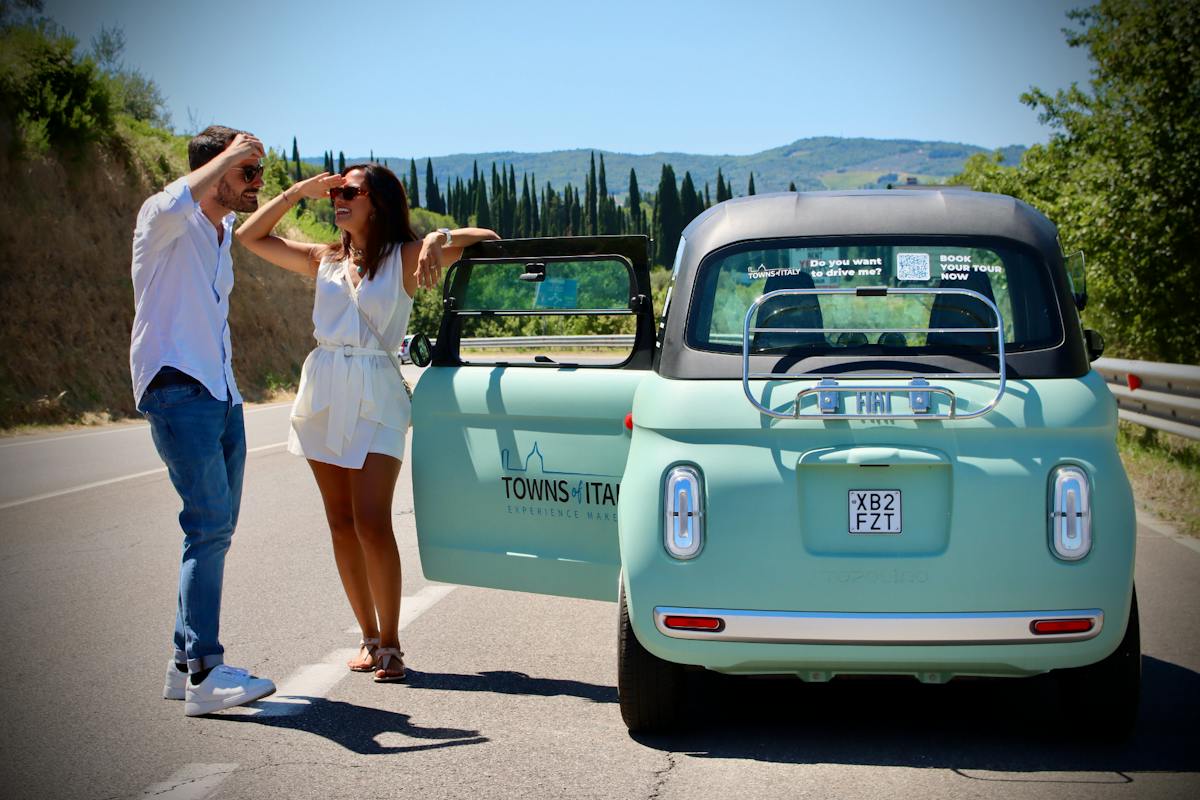 Escursione in e-car in Toscana con wine tour da Firenze