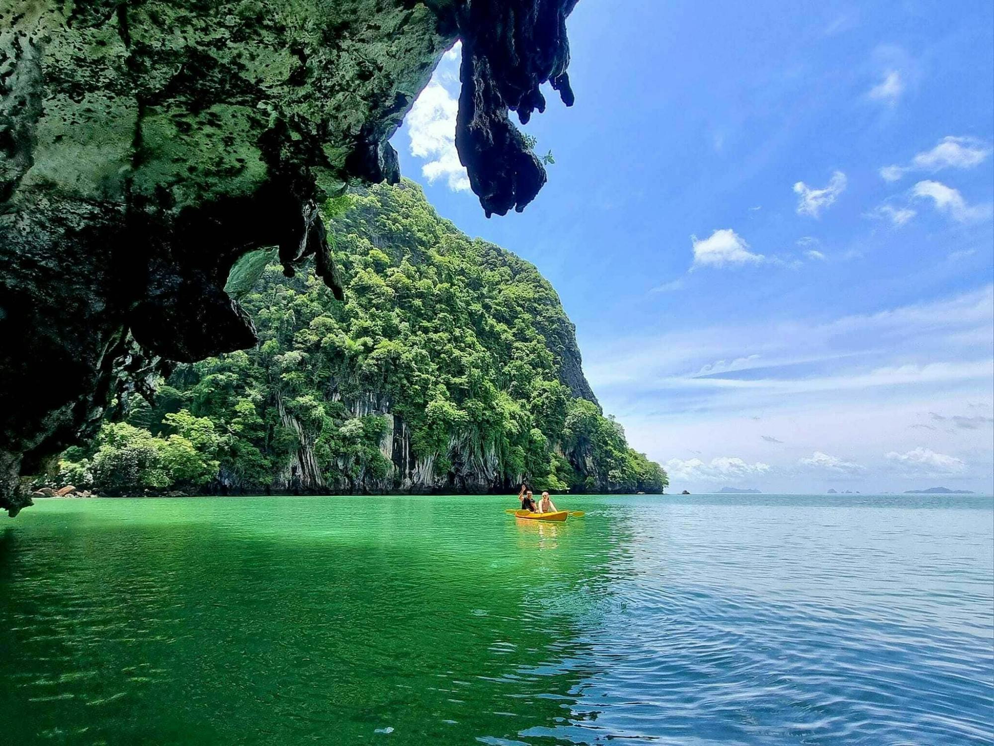 Excursión de medio día a las tres islas y en kayak desde Koh Lanta