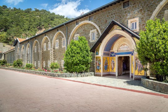 Tour dei Monti Troodos con visita del monastero di Kykkos e pranzo
