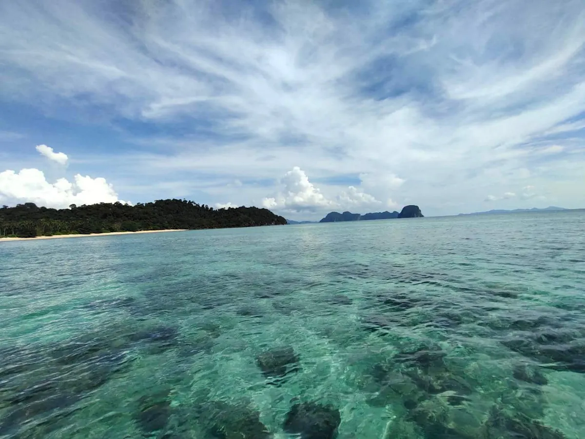 Full-day Thai island-hopping boat tour