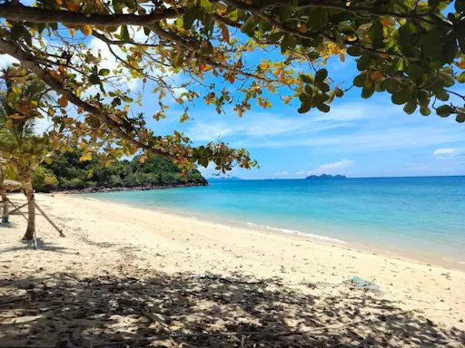 Full-day Thai island-hopping boat tour