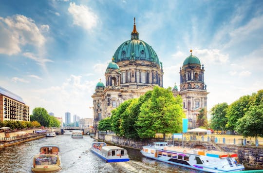 Berlin Claissic Pass with 24-hour hop-on hop-off, cruise and more