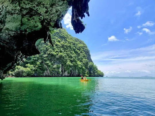 Halvdagsudflugt til tre øer og kajaksejlads fra Koh Lanta