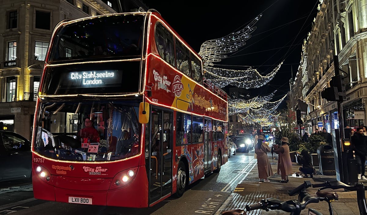 Tour delle luci natalizie in autobus e in barca a Londra