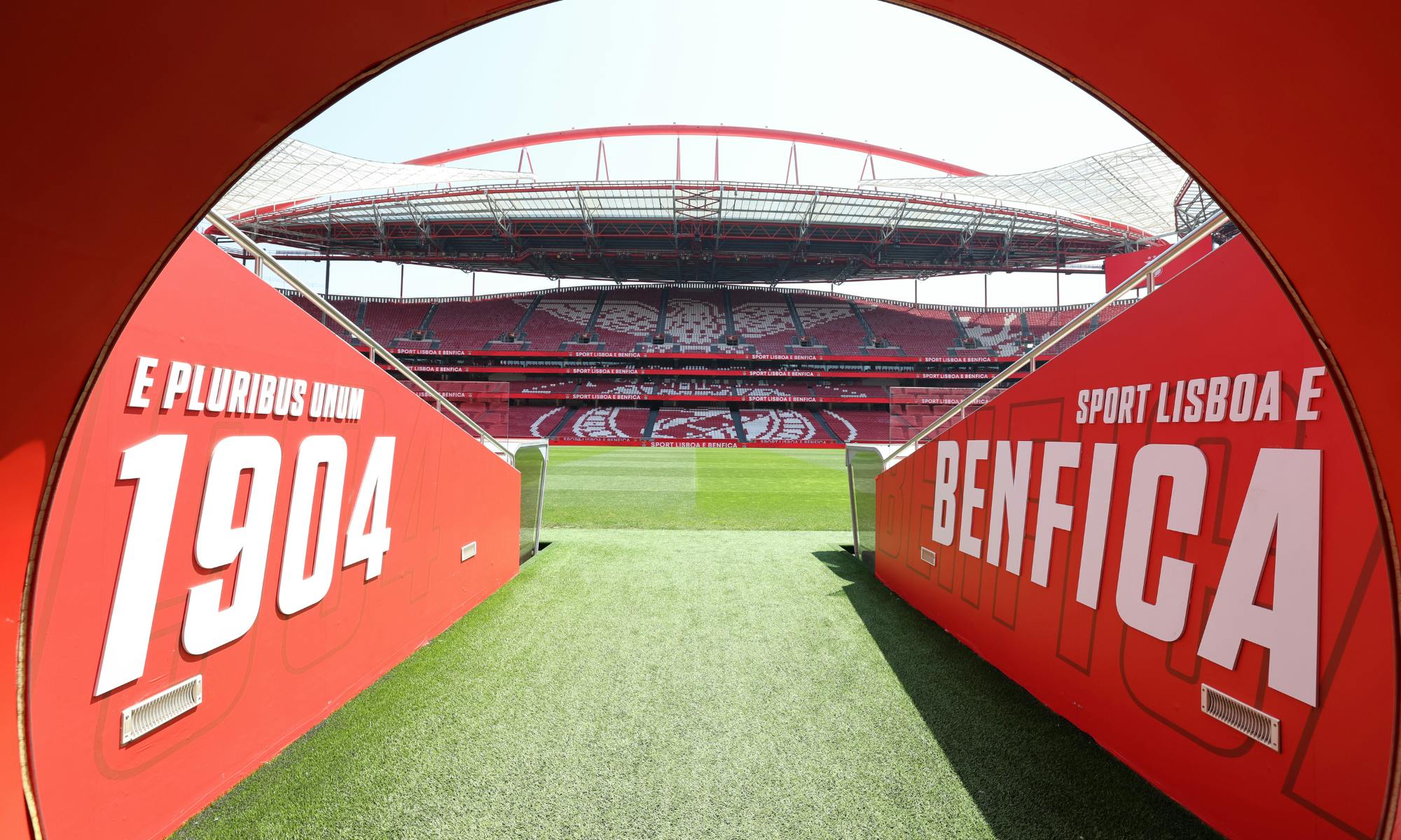 SL Benfica Stadium and Cosme Damião Museum tour with light meal