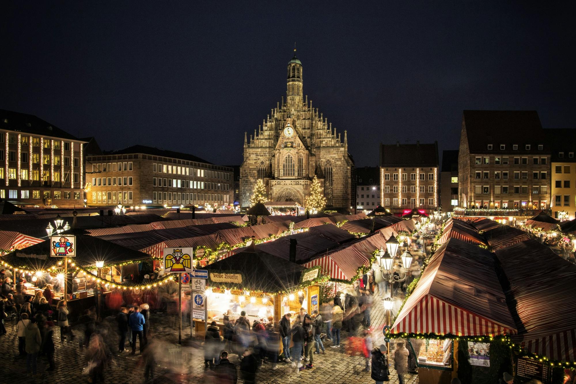 Guided tour of Nuremberg's Christmas market with street theatre