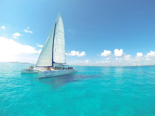 Crucero en catamarán por Isla Mujeres