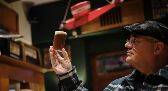 Düsseldorf's Altbier and craft beers guided tour with tasting