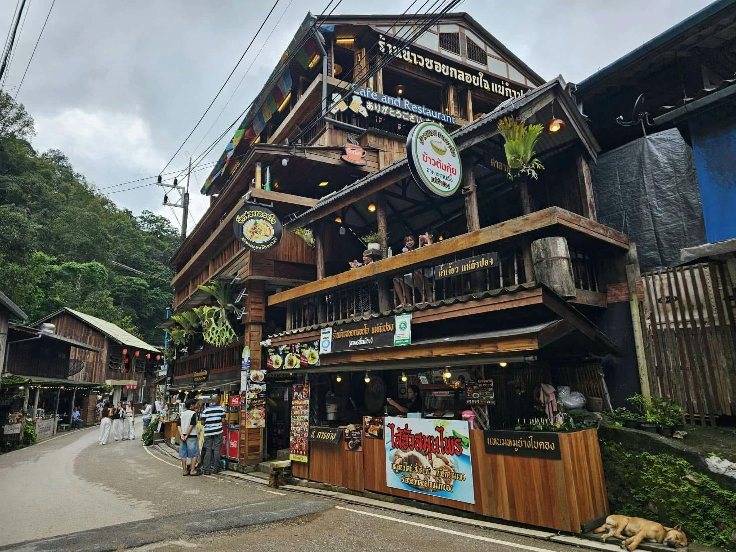 Mae Kampong village full-day trip with private transfer