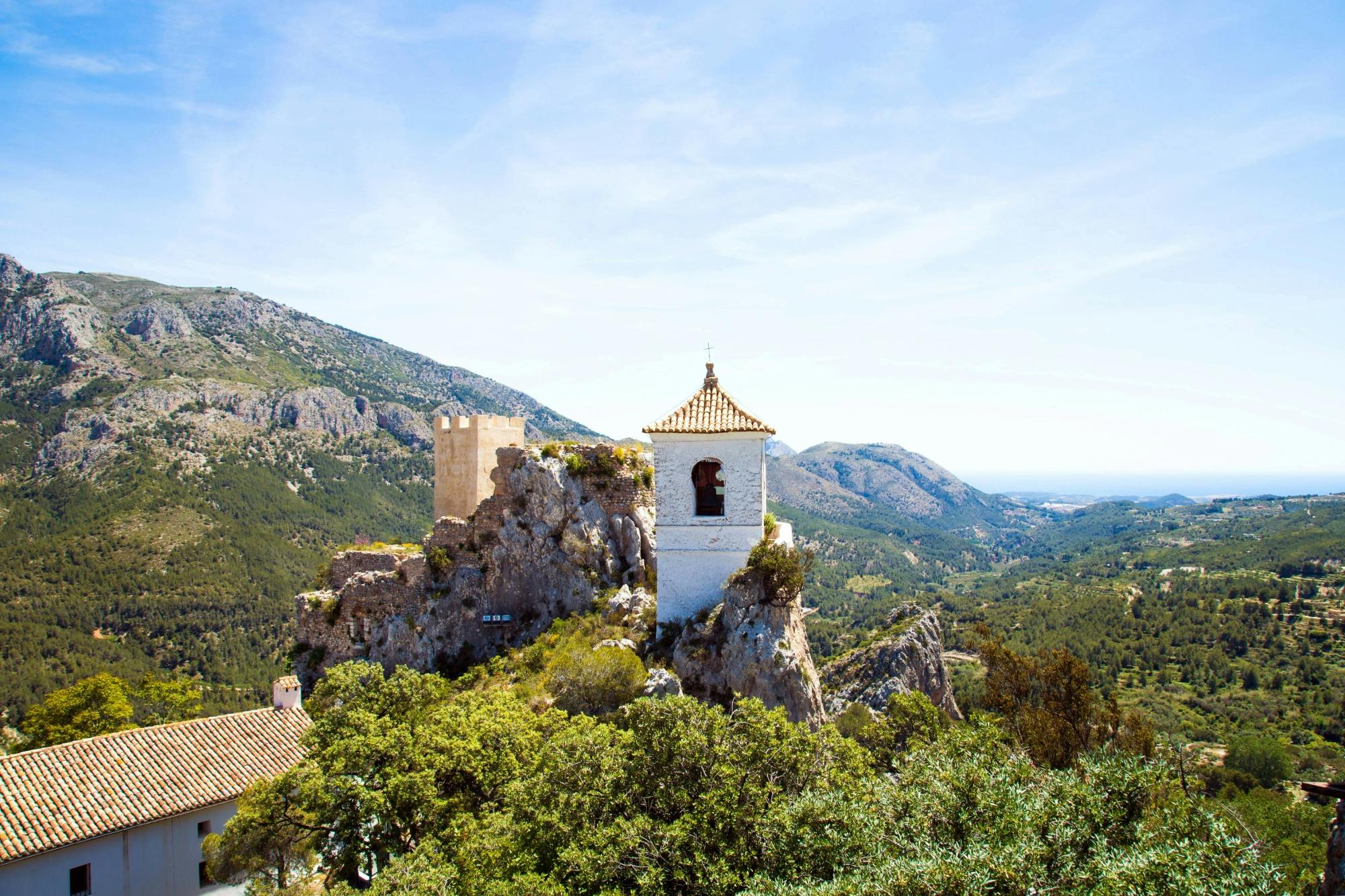 Half-day Guadalest walking tour and Antonio Marco museum ticket