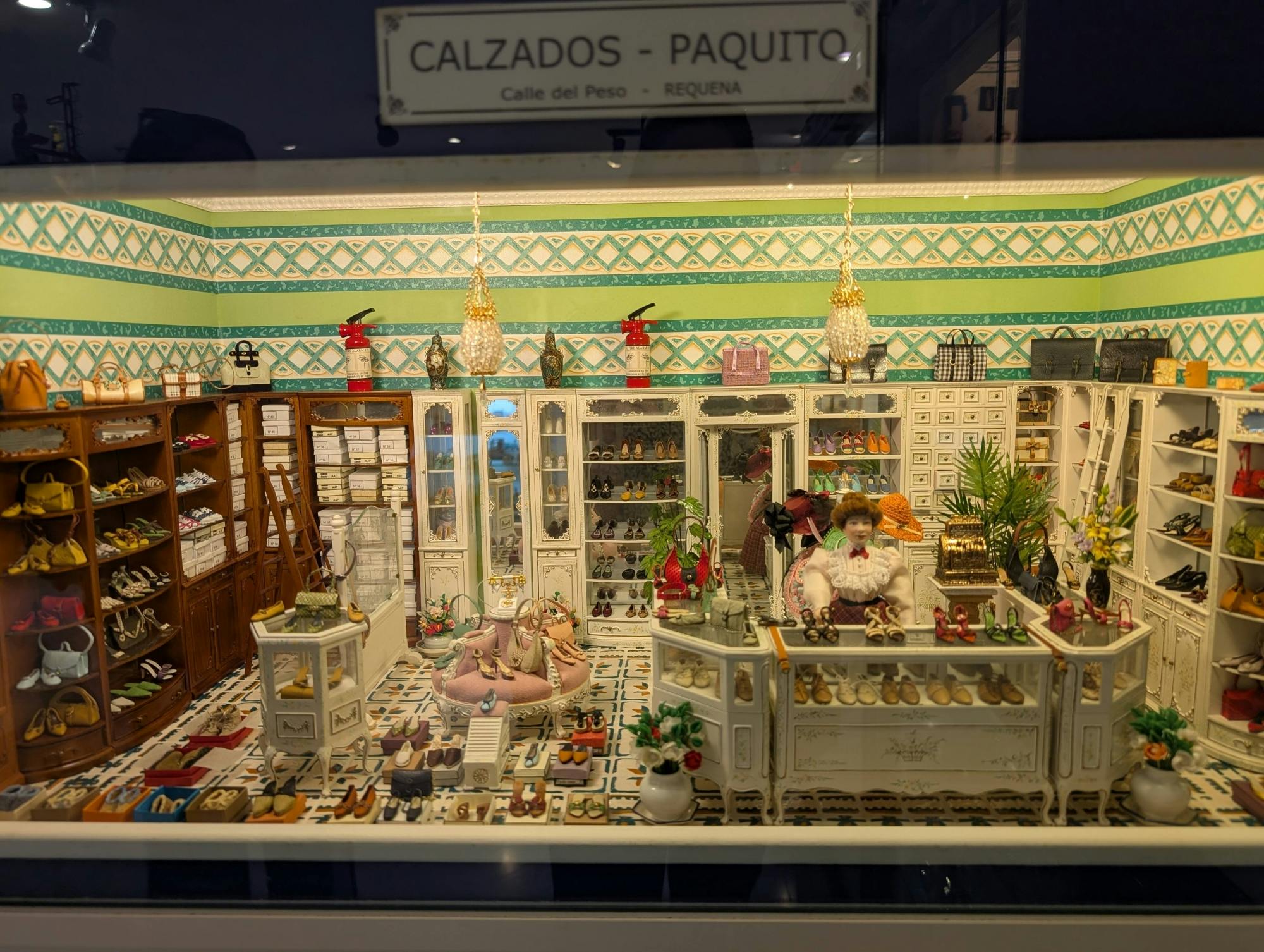 Half-day Guadalest walking tour and Antonio Marco museum ticket