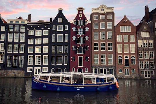 Amsterdam evening candle light cruise with optional wine and cheese