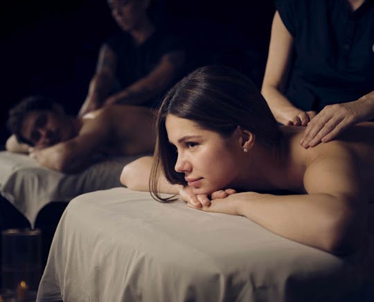 Accès Premium au Spa Caldea en Andorre, avec massage traditionnel