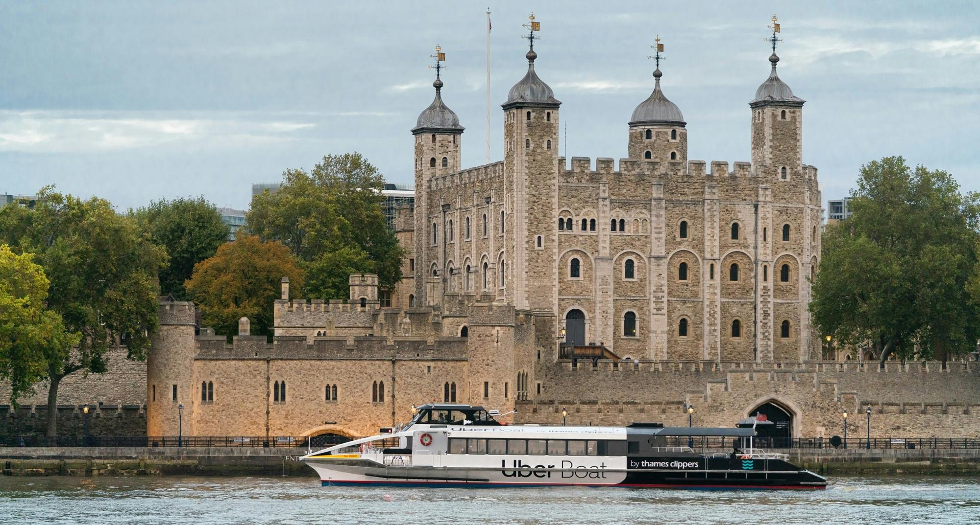 Thames River cruise audio tour