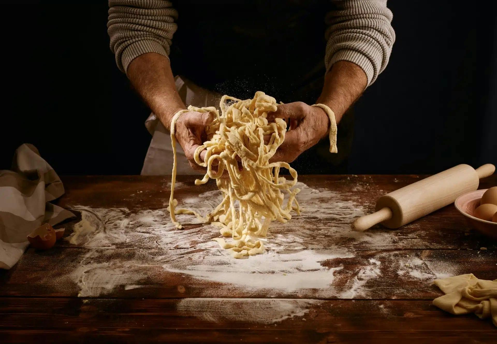 Sardinian pasta cooking class with local chefs in Olbia