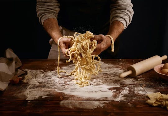 Sardinian pasta cooking class with local chefs in Olbia