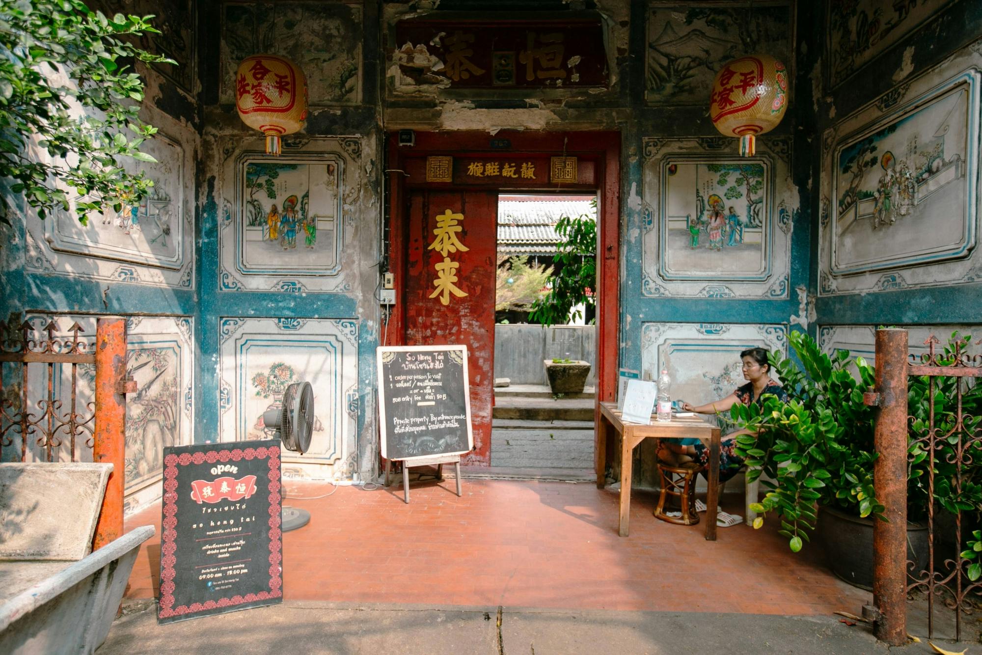 Talad Noi Community Tour og blomstermarked