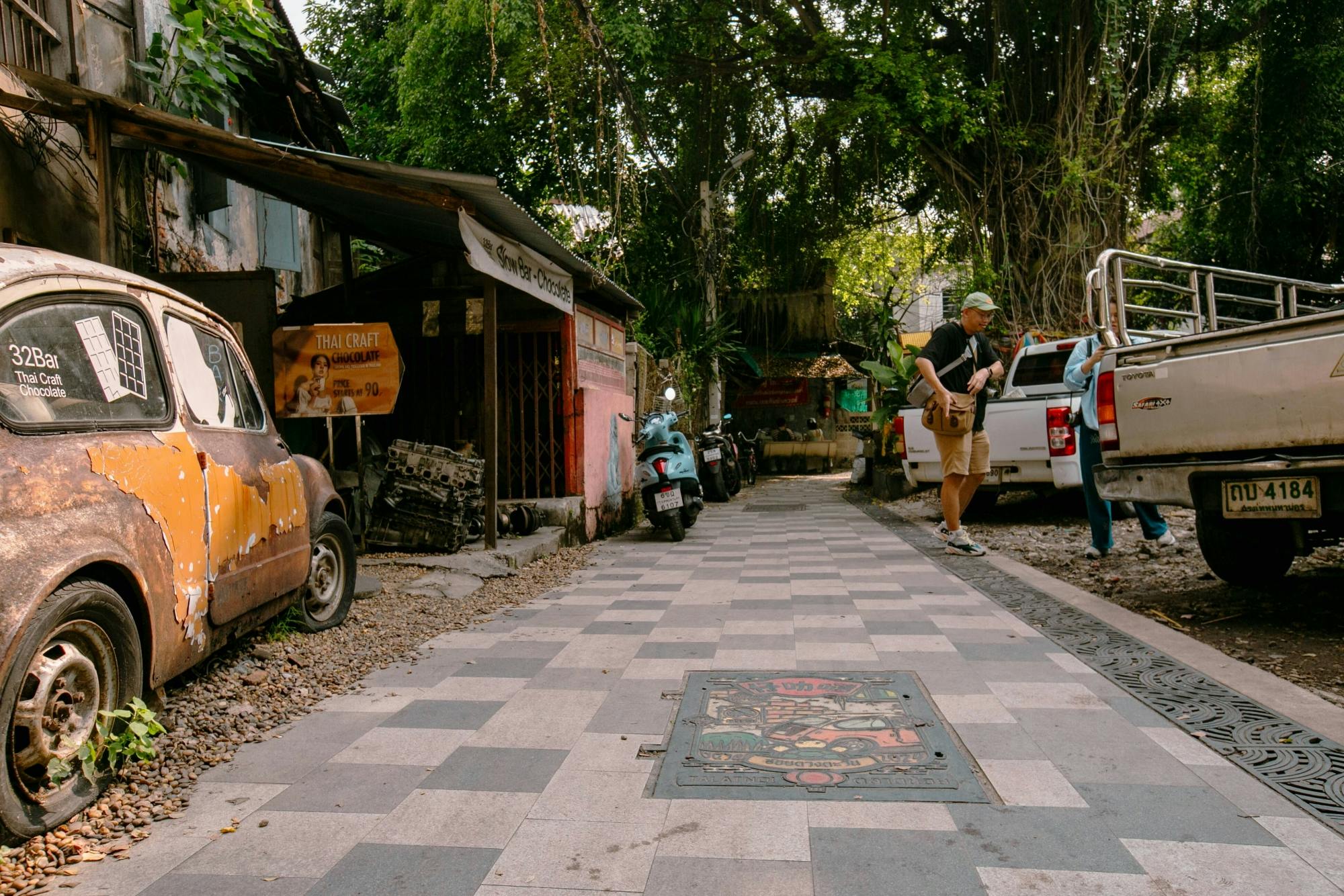Talad Noi Community Tour and Flower Market