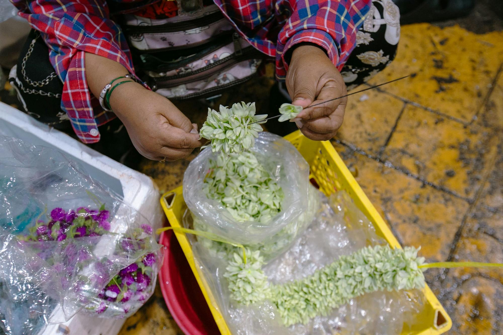 Talad Noi Community Tour and Flower Market