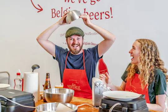 Workshop de fabrico de waffles belgas e degustação de cerveja em Bruxelas