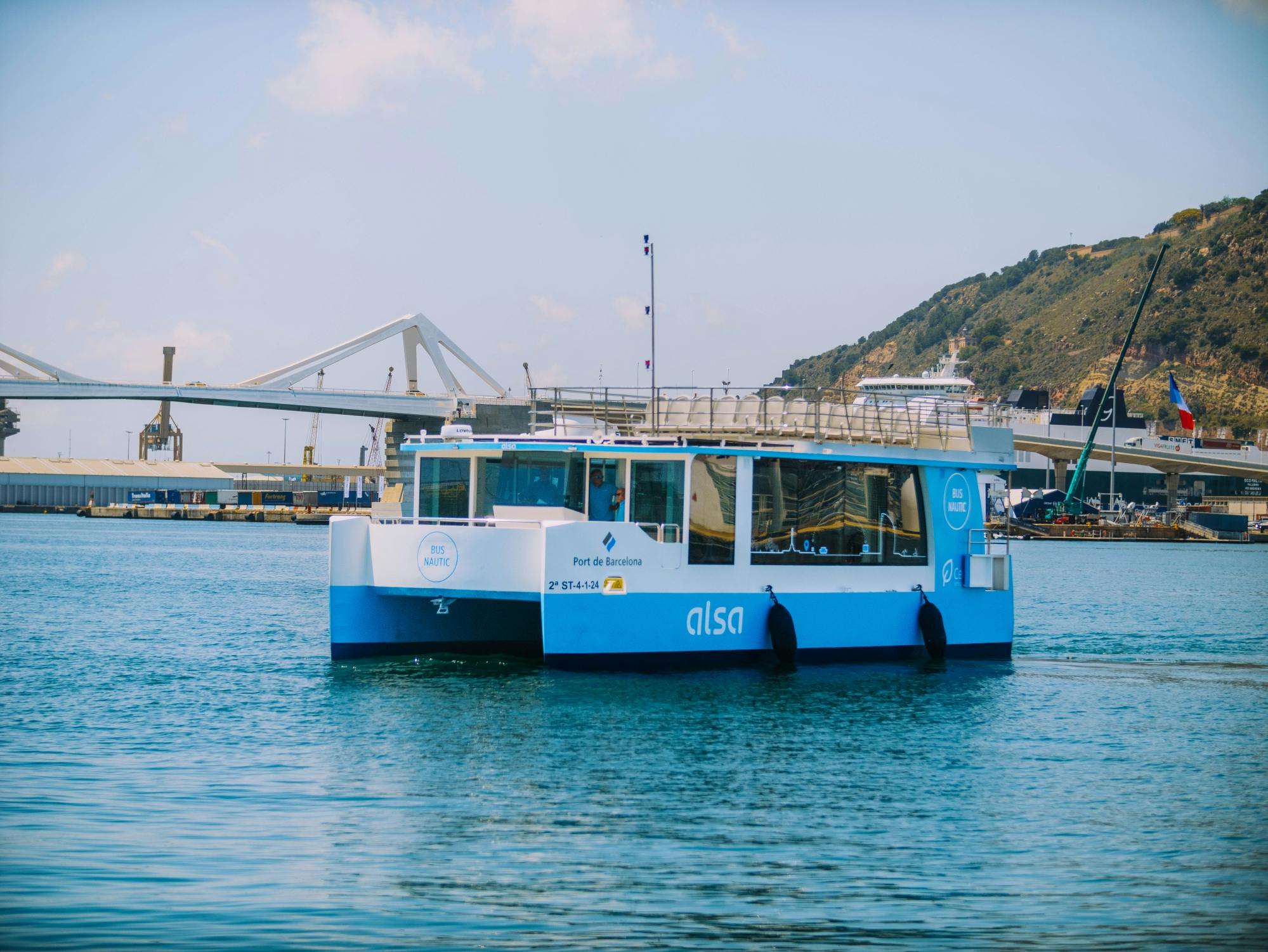 Bus Nàutic boat ride from La Rambla to Barceloneta