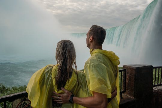 Niagara Falls 9-hours tour from Toronto