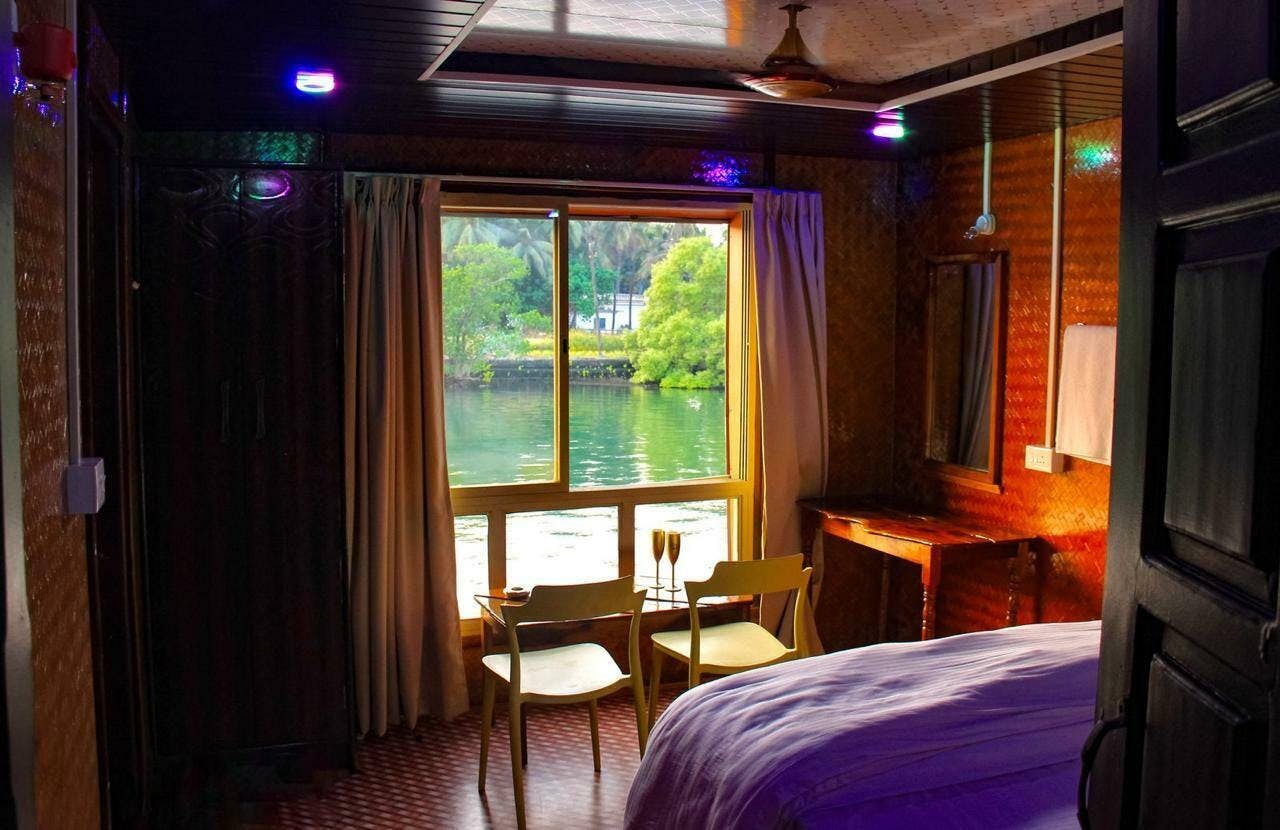 Goa overnight houseboat cruise on the backwaters of Chapora River