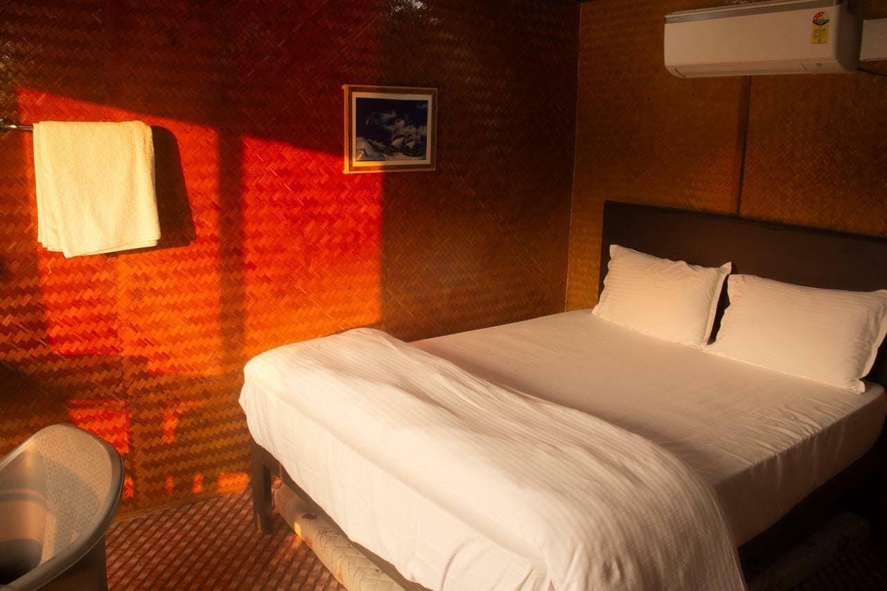 Goa overnight houseboat cruise on the backwaters of Chapora River