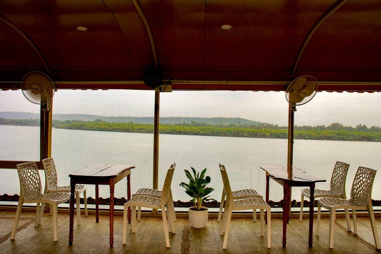 Goa overnight houseboat cruise on the backwaters of Chapora River