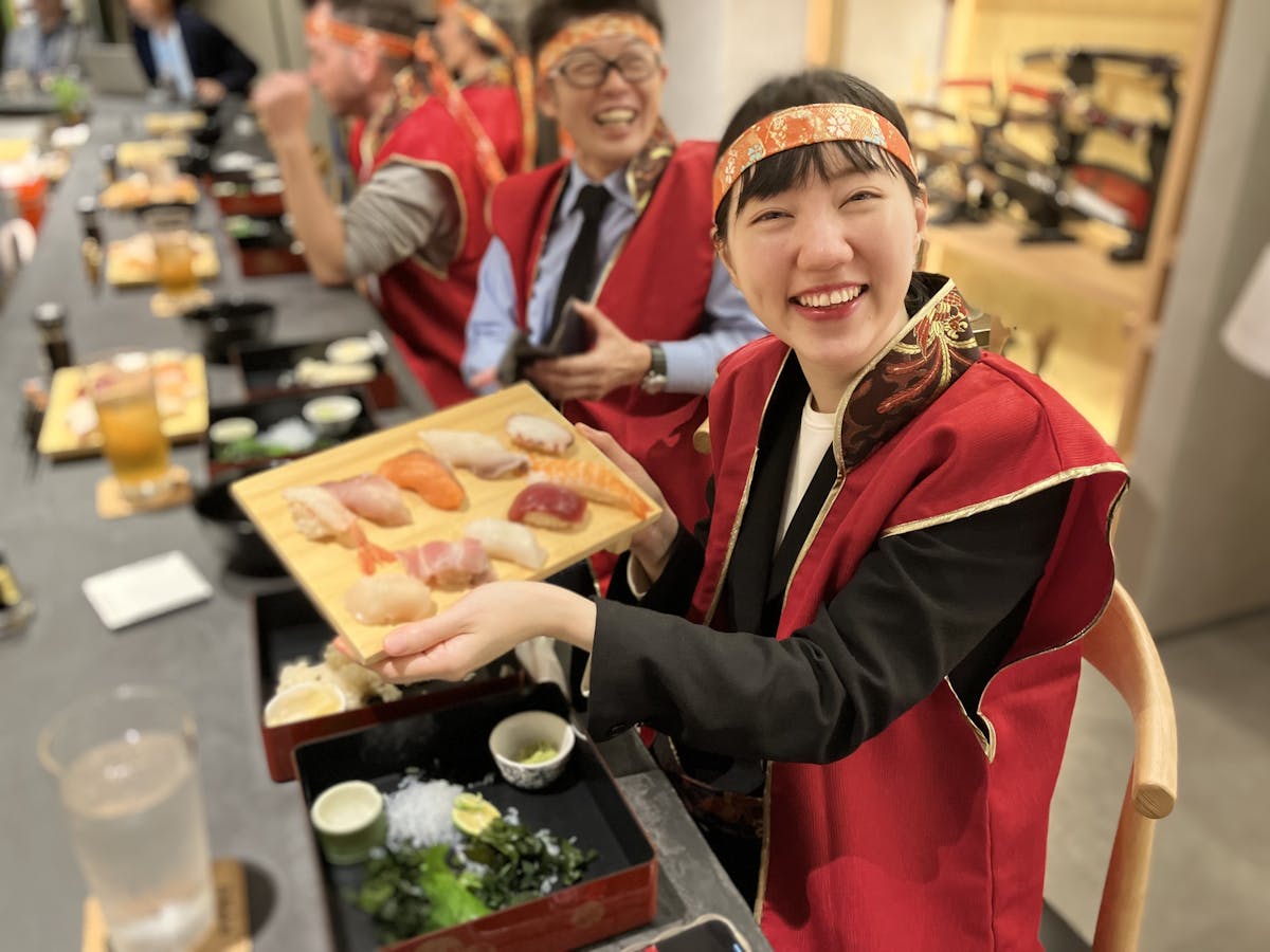 Corso di sushi con esibizione di samurai ad Asakusa