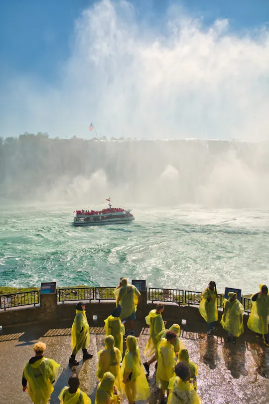 Wycieczka z przewodnikiem po wodospadzie Niagara z rejsem łodzią i degustacją klonów z USA