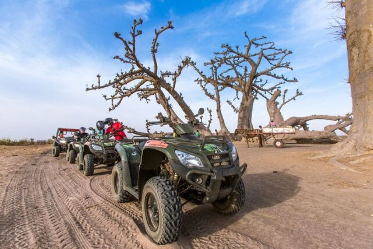 Passeio de quadriciclo de 2 horas a partir de Saly