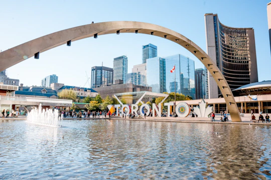 90-minute Toronto   express city tour with photo stop at City Hall