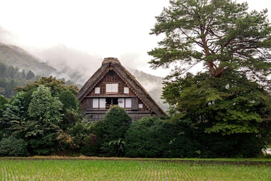 Shirakawago and Kanazawa guided day tour from Tokyo