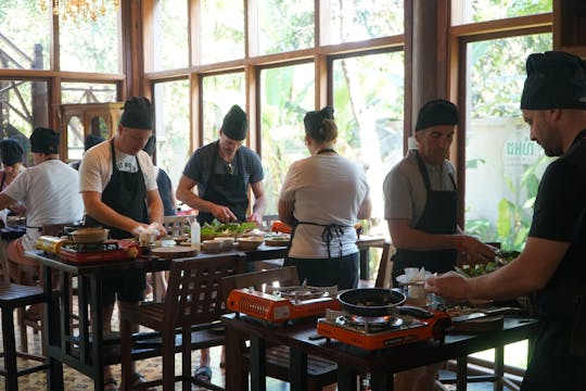 Experiência de meio dia numa aula de culinária cambojana