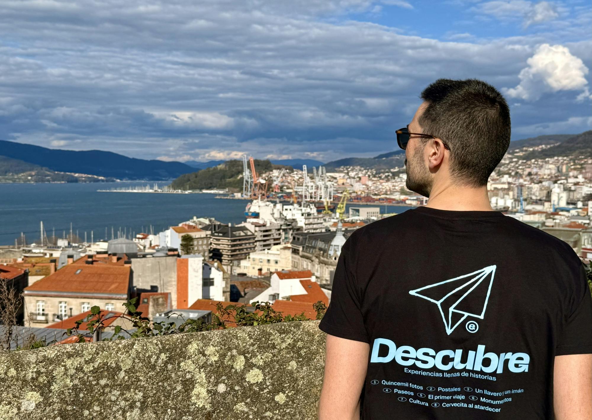 Shared walking tour through Vigo's historic centre and O Berbés