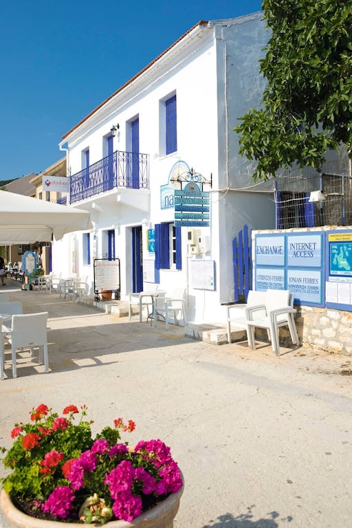 Discover Kefalonia tour with Lake Melissani and Fiskardo