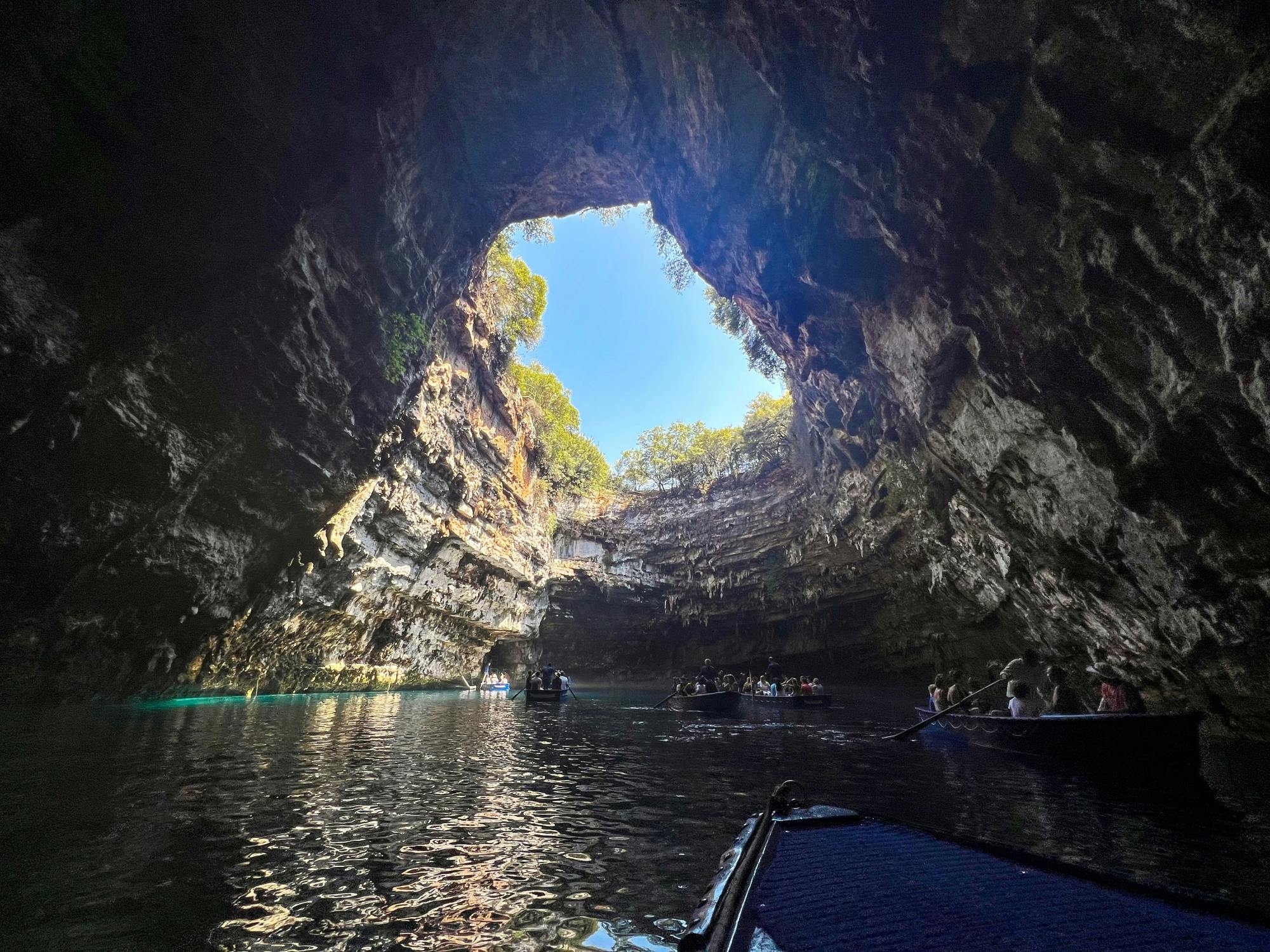 Discover Kefalonia tour with Lake Melissani and Fiskardo