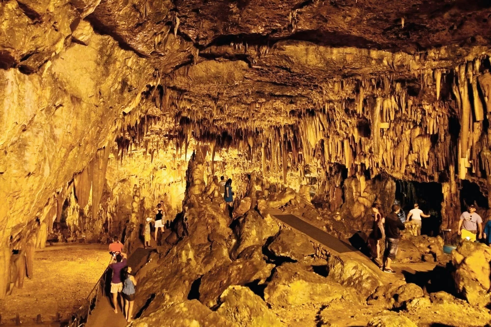 Discover Kefalonia tour with Lake Melissani and Fiskardo