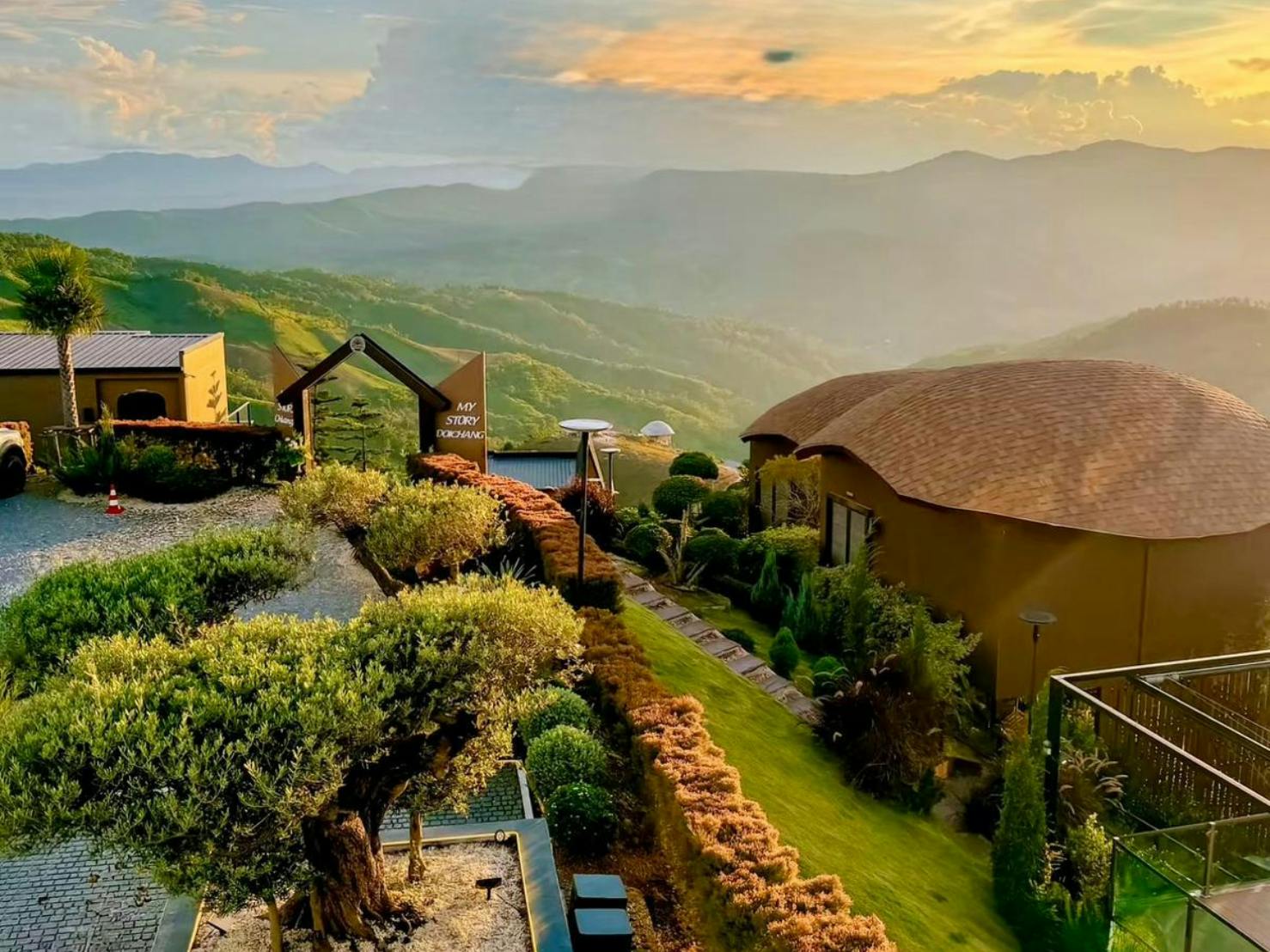 2-day Doi Chang and Chiang Rai tour with private van charter